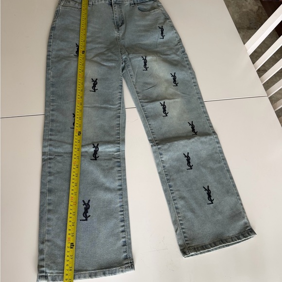 Light Blue Jeans - Picture 4 of 5